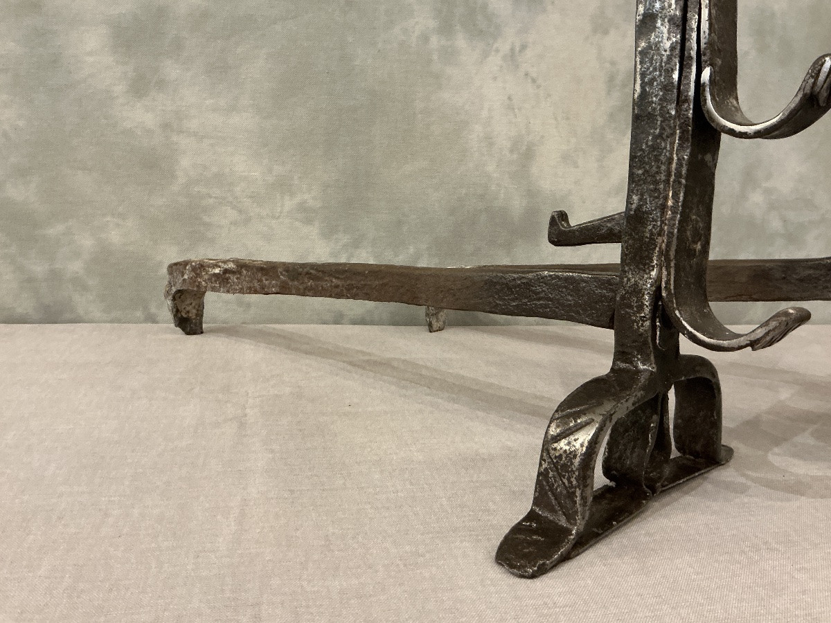 Paire de chenets anciens en fer forgé d’époque fin 17 ème début 18 ème -photo-2