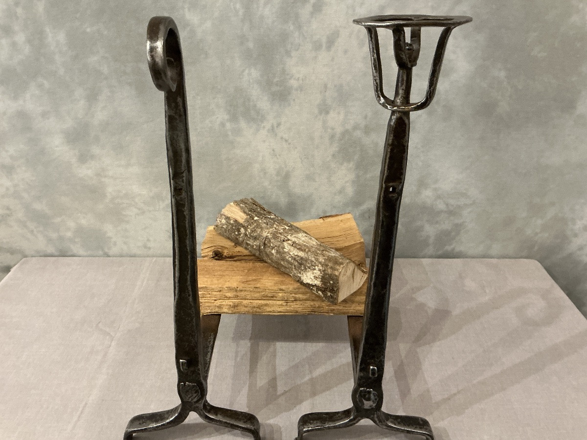 Paire de chenets anciens en fer forgé d’époque 17 ème-photo-2