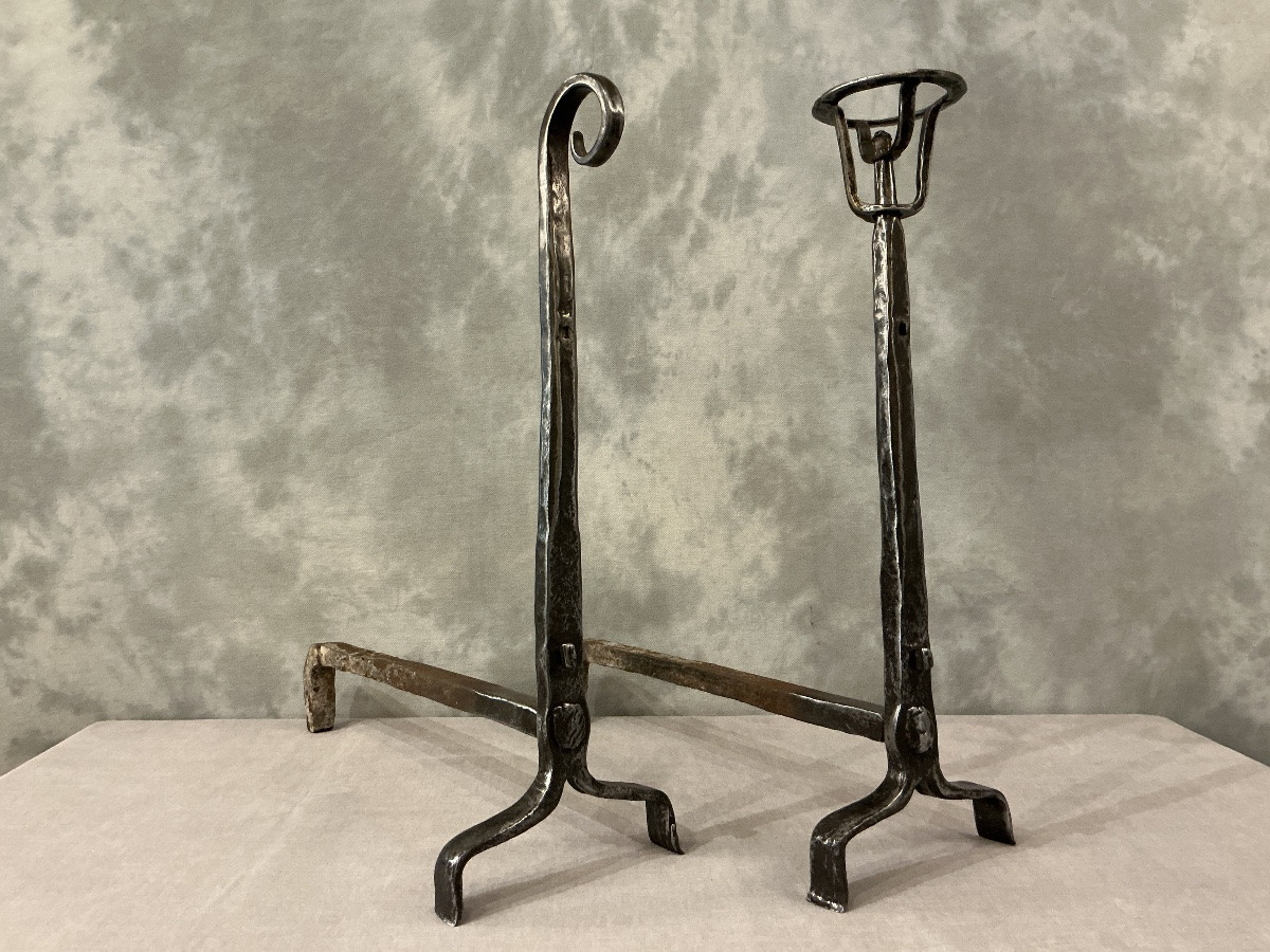 Paire de chenets anciens en fer forgé d’époque 17 ème-photo-1