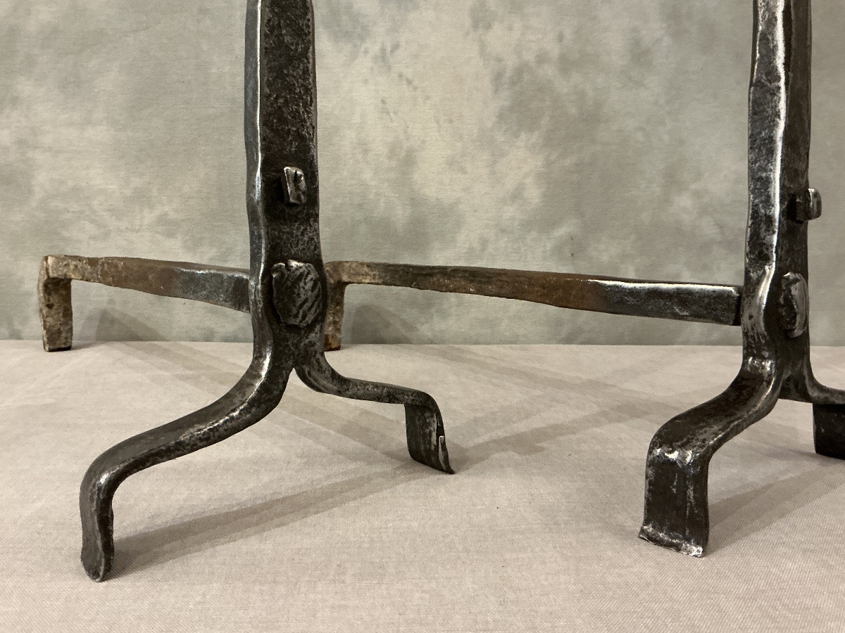 Paire de chenets anciens en fer forgé d’époque 17 ème-photo-2