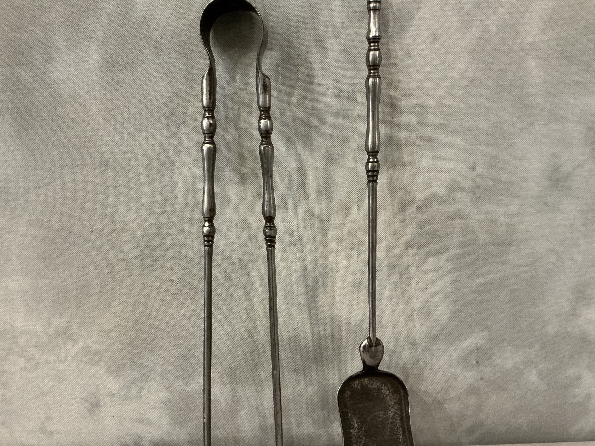 A 19th-century Iron And Brass Fireplace Shovel And Tongs Set -photo-3