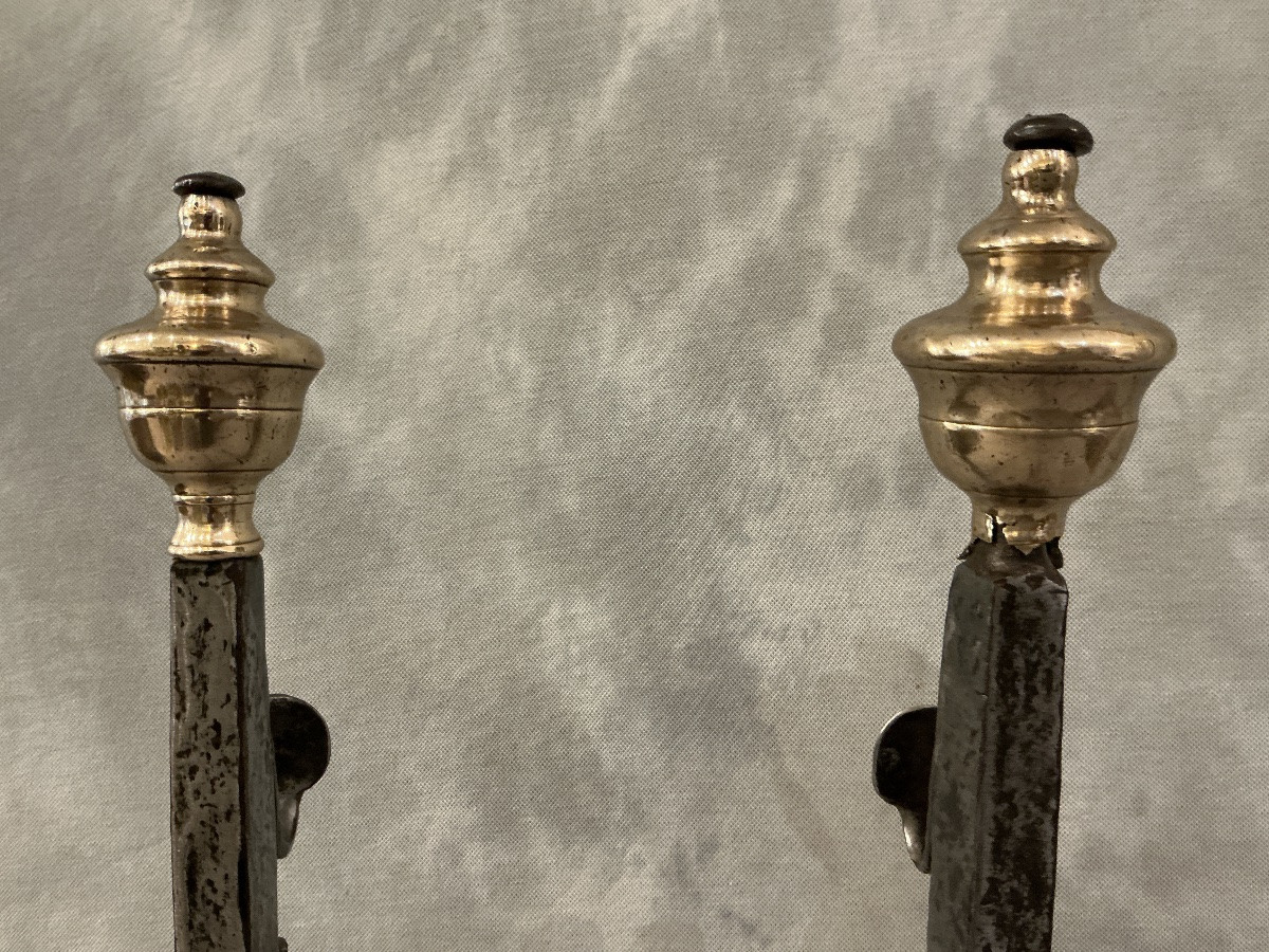 Paire de chenets anciens en fer et laiton d’époque fin 17 ème -photo-2