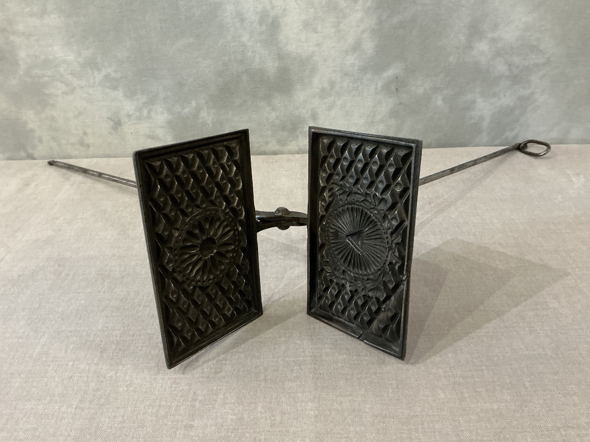 Antique Cast Iron Waffle Iron From The Late 18th Century 
