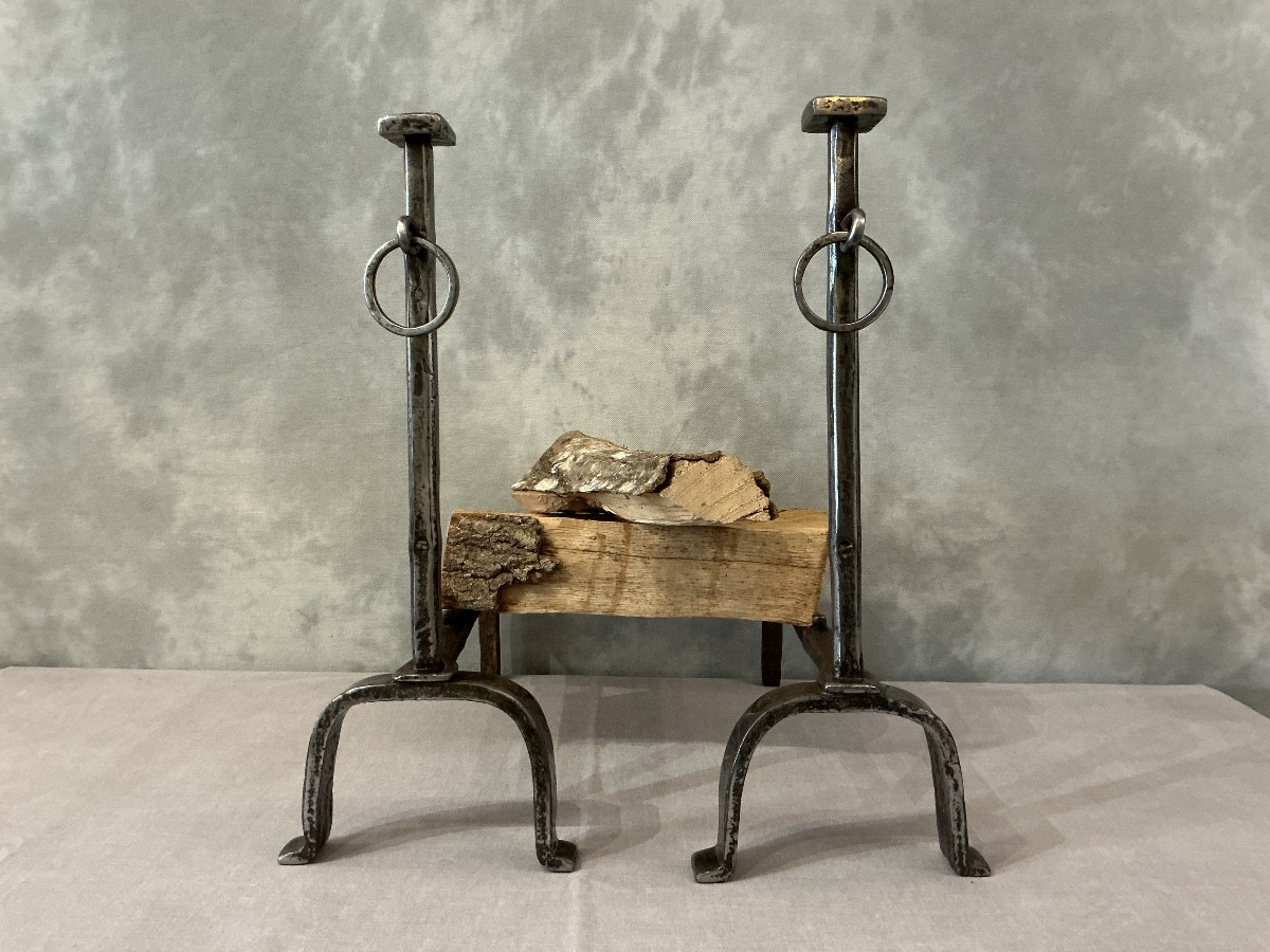 Paire de chenets anciens en fer forgé d’époque 18 ème 