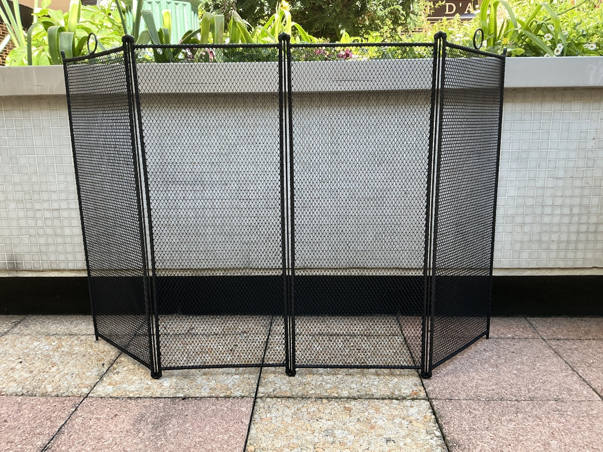 Large Antique Iron Fire Screen From The 19th Century