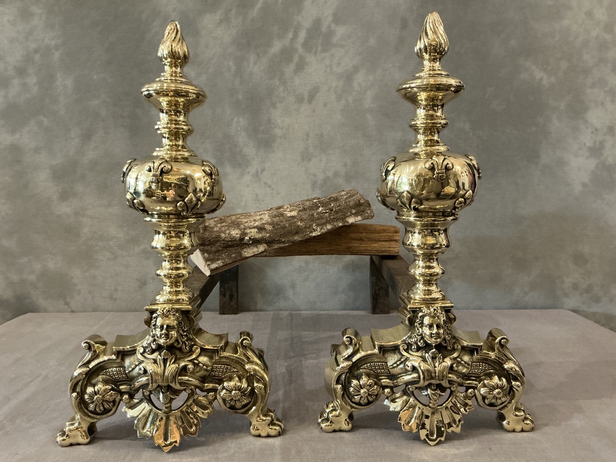 Beaux chenets  anciens en laiton d’époque 19 ème fleurs de lys 