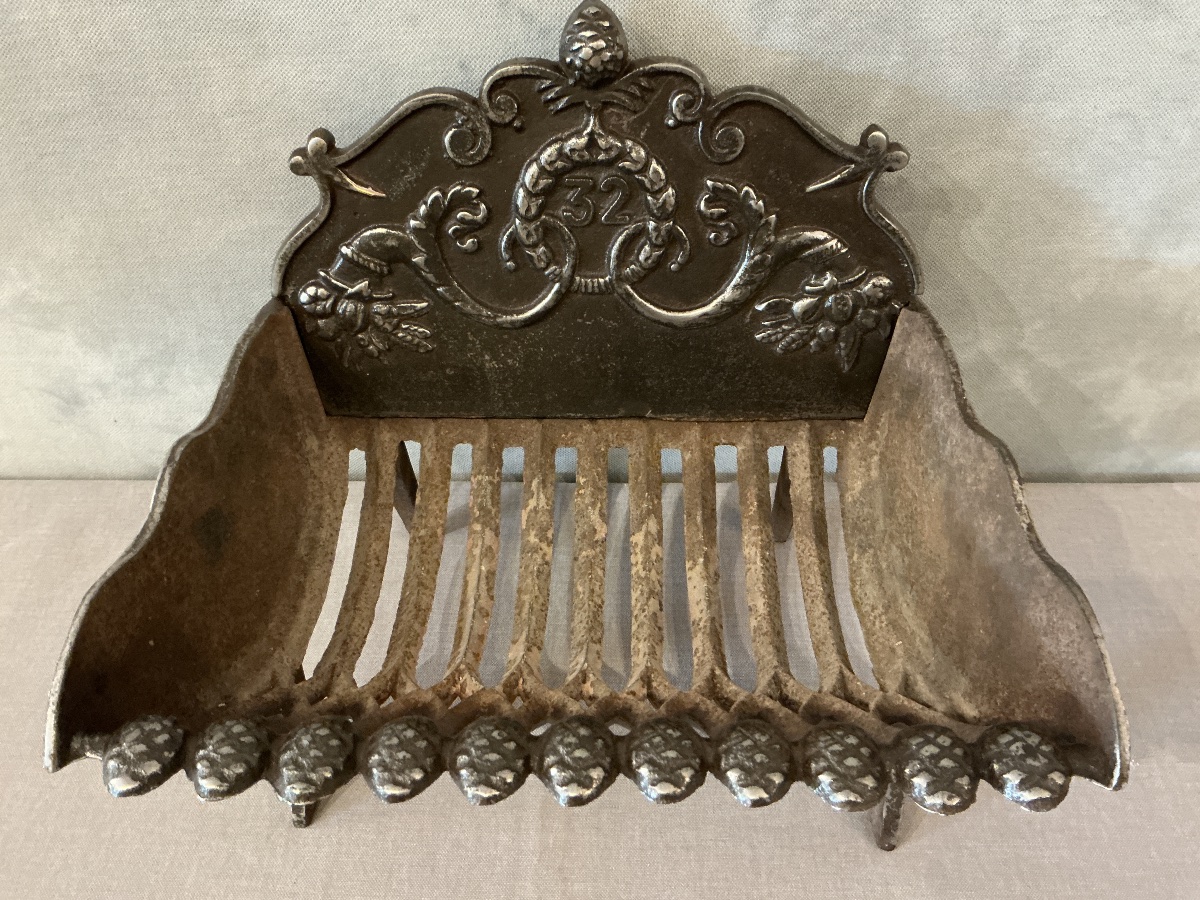 Small Cast-iron Charcoal Grill From The Late 19th Century -photo-4