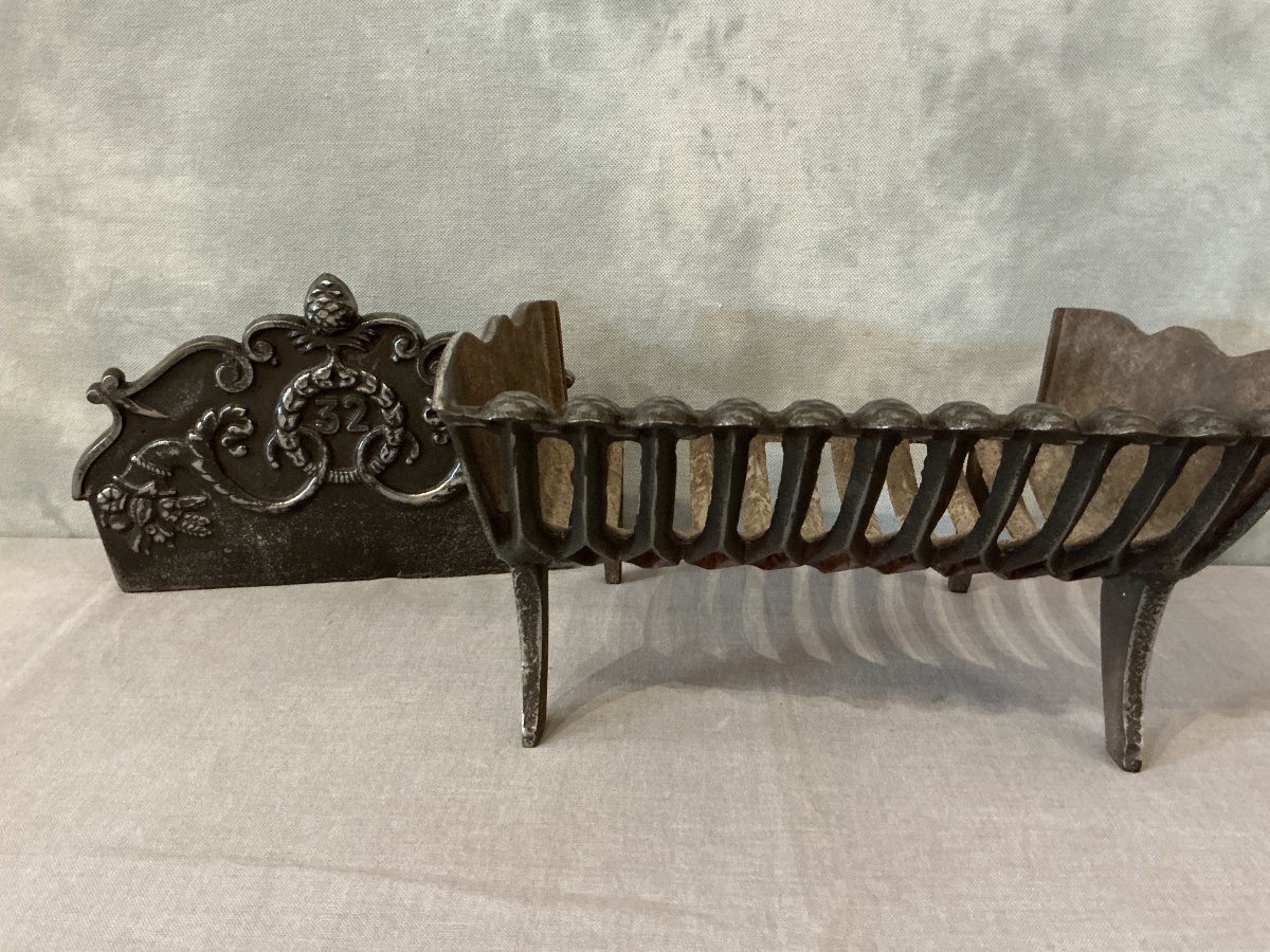 Small Cast-iron Charcoal Grill From The Late 19th Century -photo-1