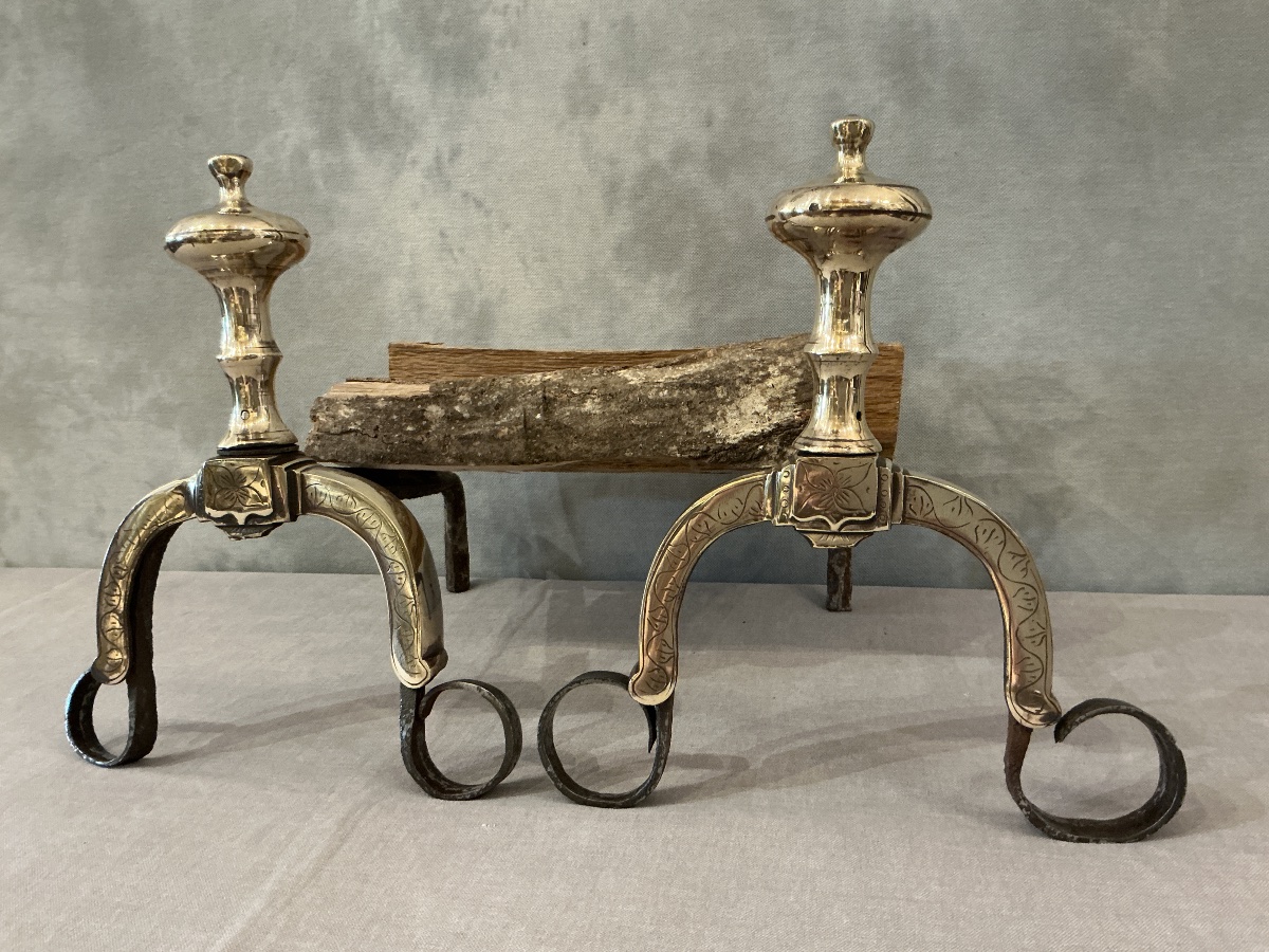 Petits chenets anciens en fer et laiton d’époque Louis XIV  17 ème -photo-4