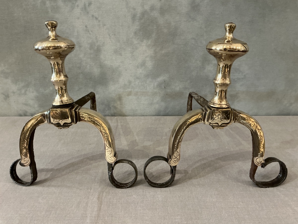 Petits chenets anciens en fer et laiton d’époque Louis XIV  17 ème -photo-1