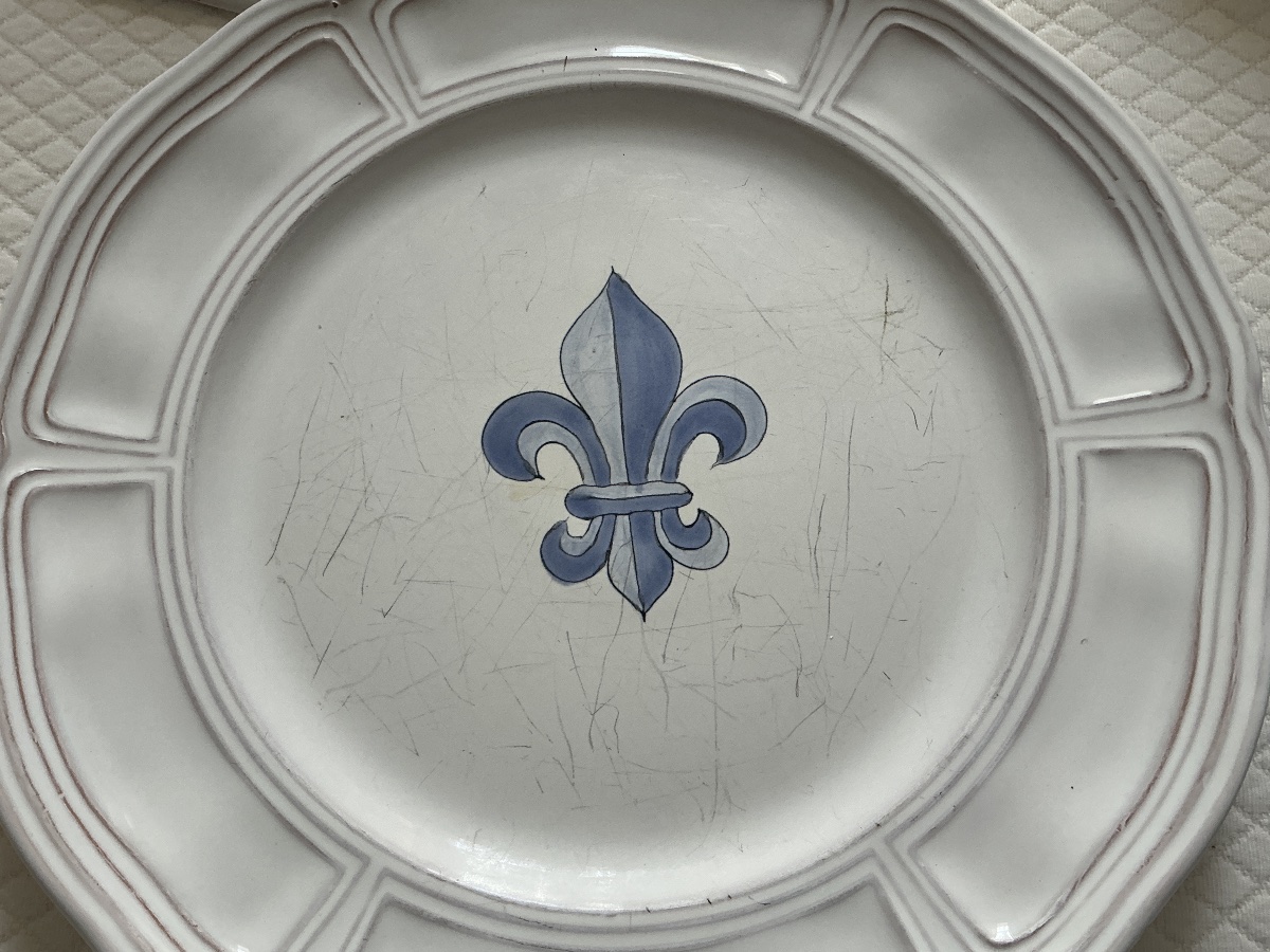 Quimper Henriot Earthenware Dinner Service With Fleur-de-lis Motifs, Circa 1970 -photo-1