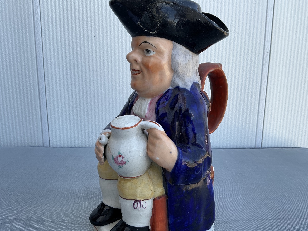 Pichet anthropomorphe en faïence anglaise  d’époque XX ème -photo-4
