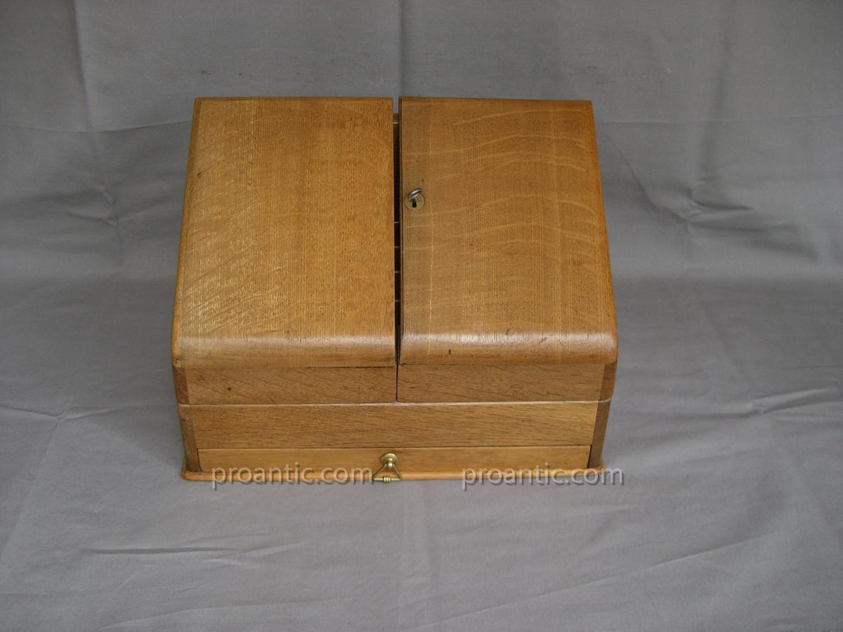 Couriers Door Of Oak 19th Time