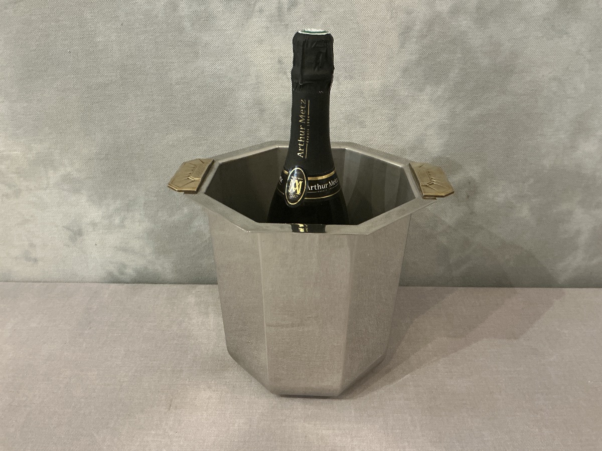 Seau à champagne en métal argenté vers 1925 de Jean Couzon