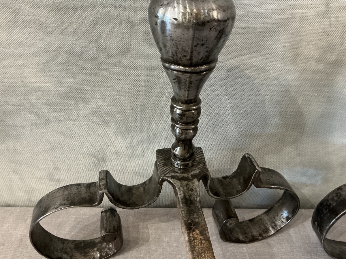 Paire de chenets anciens en fer forgé d’époque 18 ème -photo-4