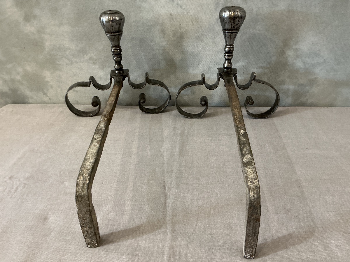 Paire de chenets anciens en fer forgé d’époque 18 ème -photo-3