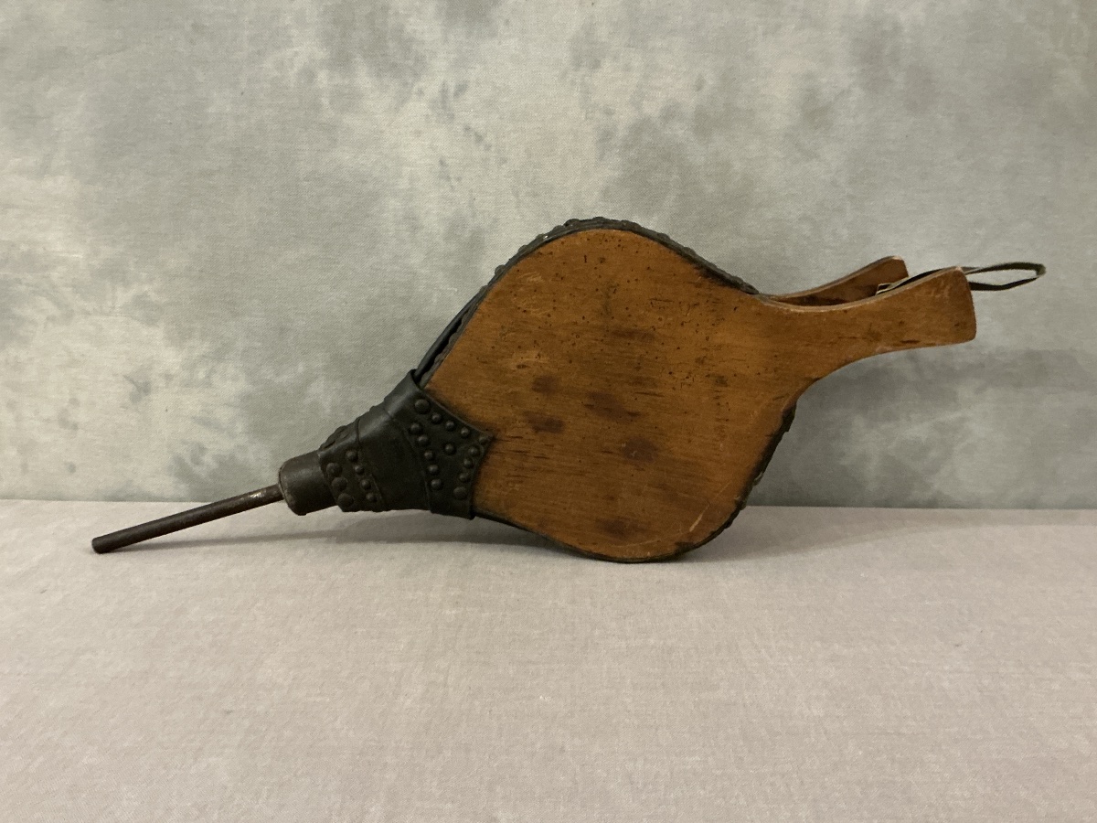 Gros soufflet de cheminée ancien d’époque fin 18 ème 