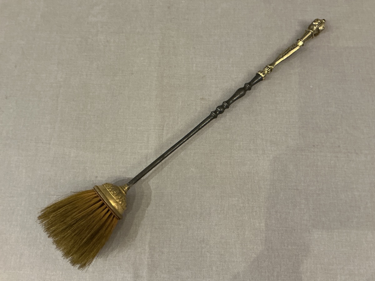 Balayette de cheminée ancien en bronze et fer d’époque 19 ème 