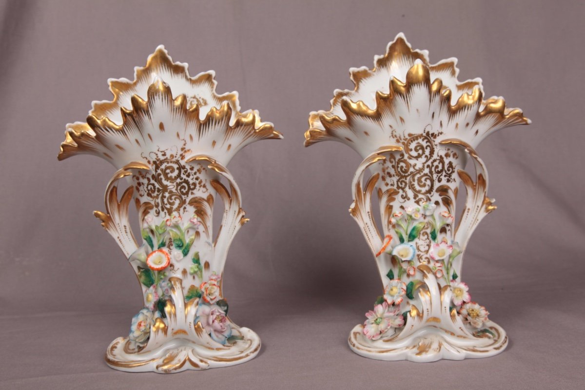 Paire De Vases En Porcelaine En Vieux Paris 19ème