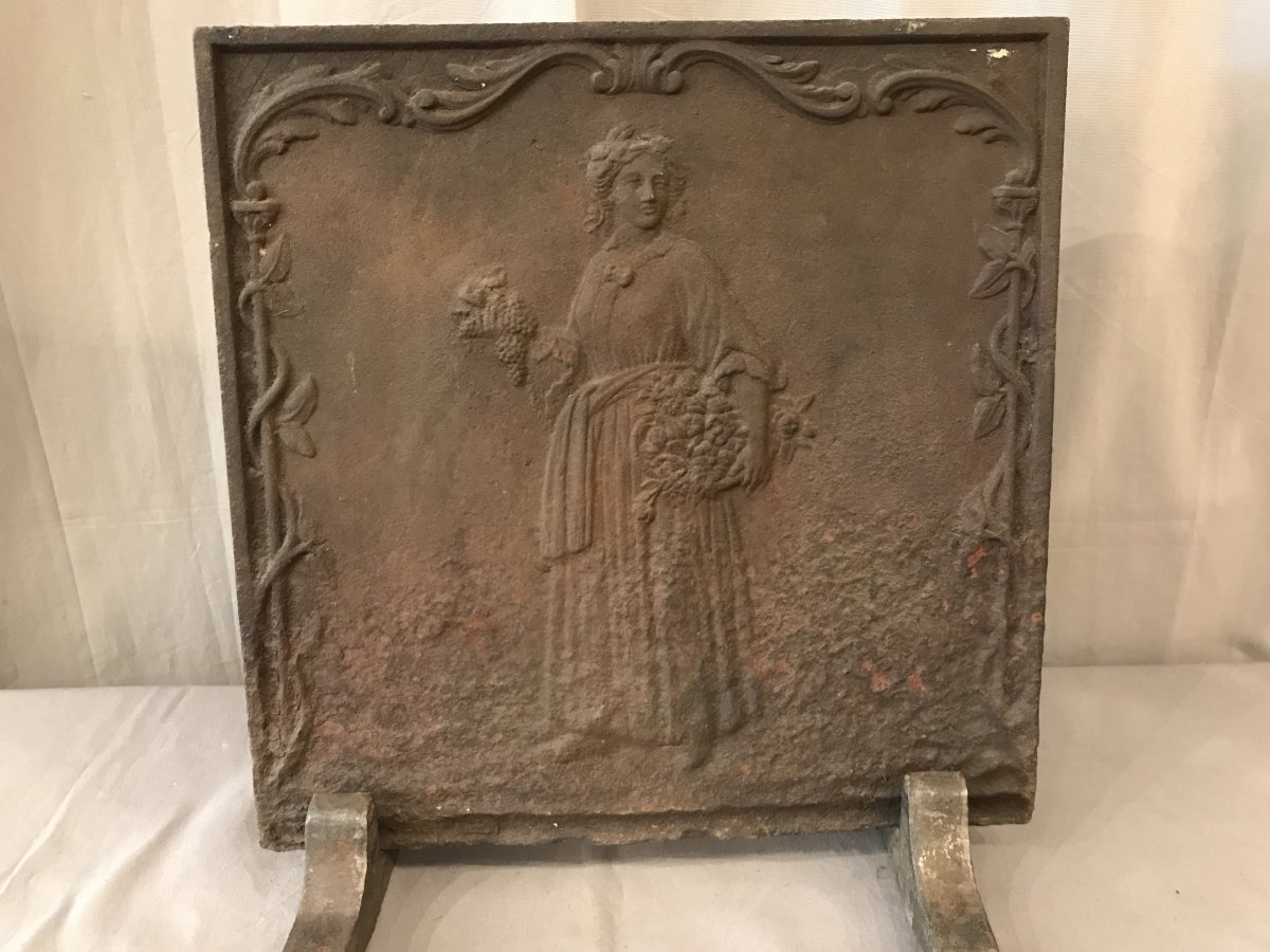 Small Antique Fireplace Plate In Late 18th Cast Iron