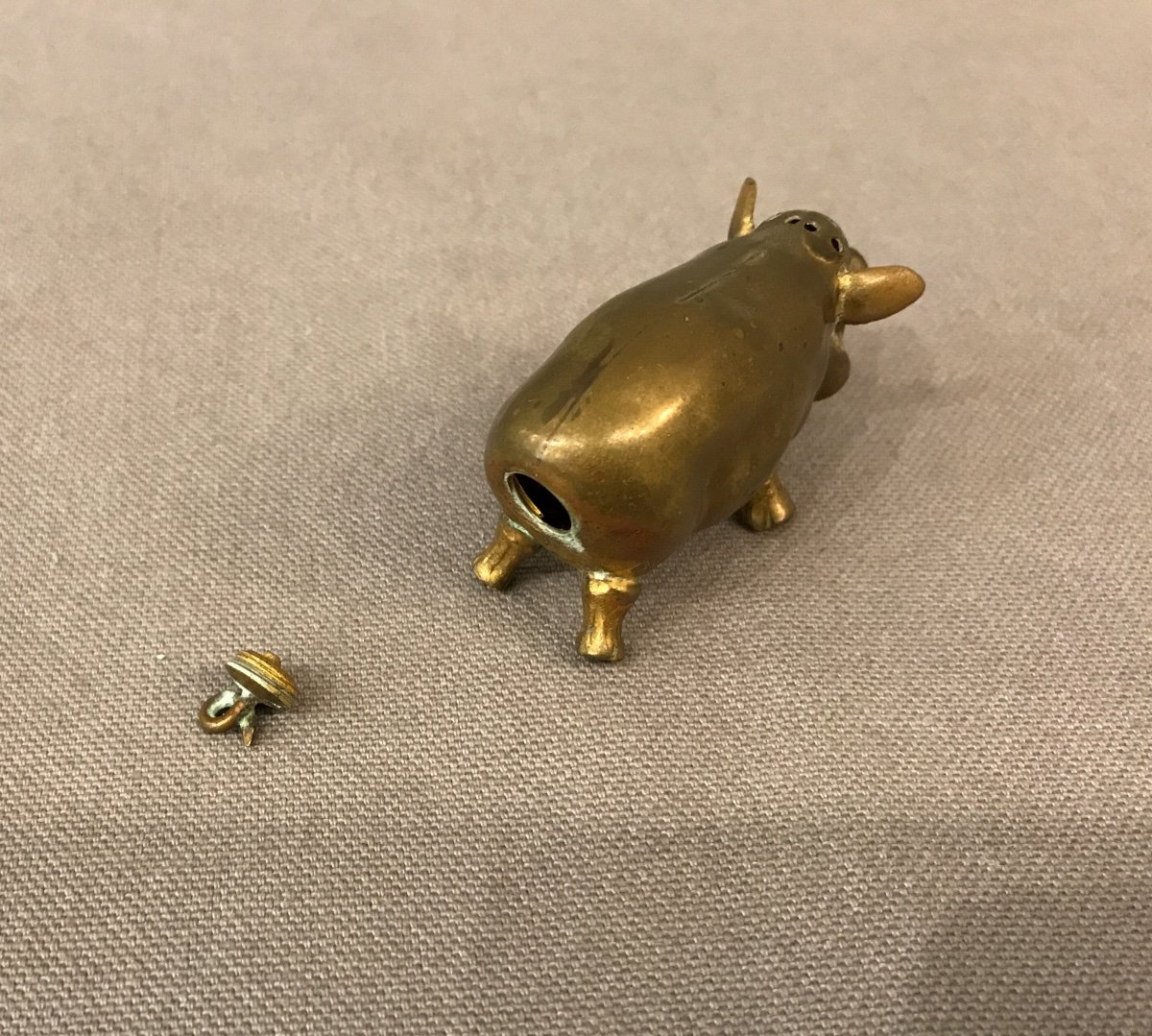 Small 19th Century Brass Pig-photo-2