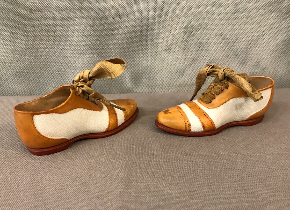 Pair Of Small Porcelain Shoes From The 19th Century-photo-2