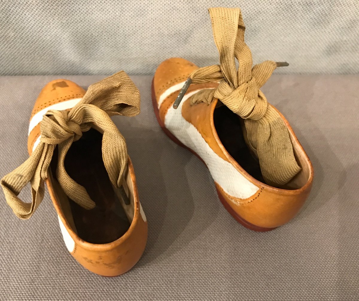 Paire De Petites Chaussures En Porcelaine D’époque 19ème -photo-1