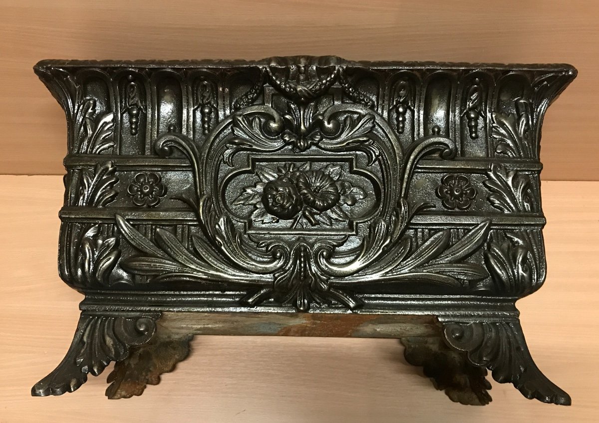 19th Century Rectangular Cast Iron Planter-photo-3