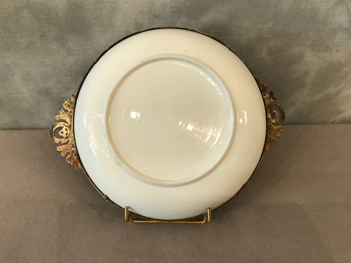 Coupe Assiette En Porcelaine Dans Le Goût De Saxe D’époque 19ème Sur Monture Lxvi En Laiton -photo-4