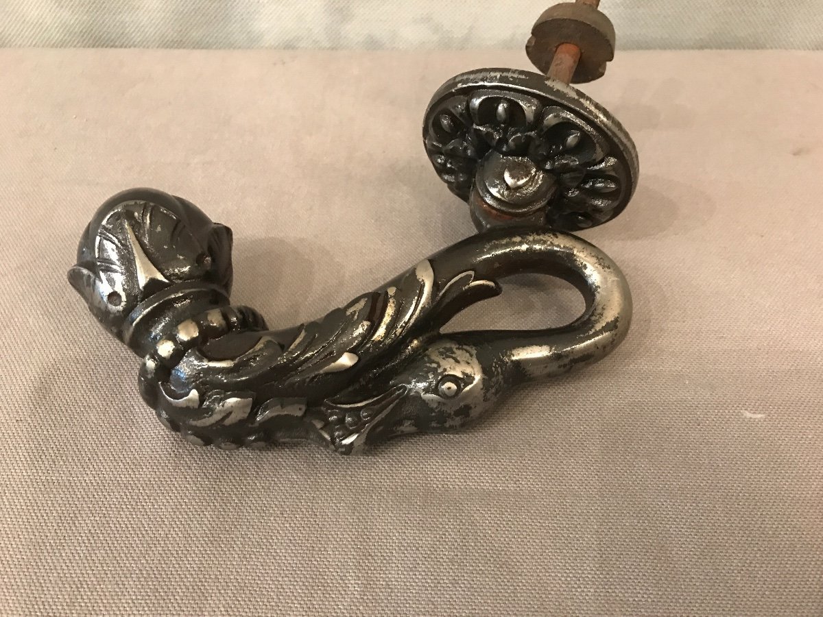 19th Century Cast Iron Door Knocker Decorated With A Swan-photo-1