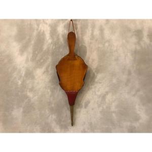 Antique Fireplace Bellows In Varnished Cherry Wood From The 19th Century