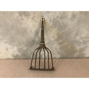 Old Wrought Iron Meat Grill From The 19th Century 
