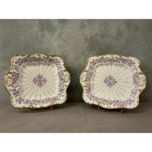 Paire de plats en porcelaine de Vieux Paris d’époque 19 ème 
