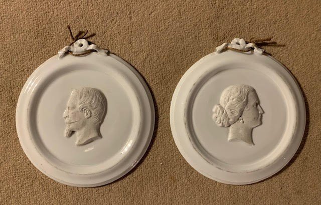 Paire De Médaillons Porcelaine Et Biscuit De Sèvres, Napoléon III Et Eugénie-photo-2