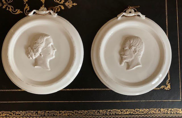 Paire De Médaillons Porcelaine Et Biscuit De Sèvres, Napoléon III Et Eugénie-photo-3