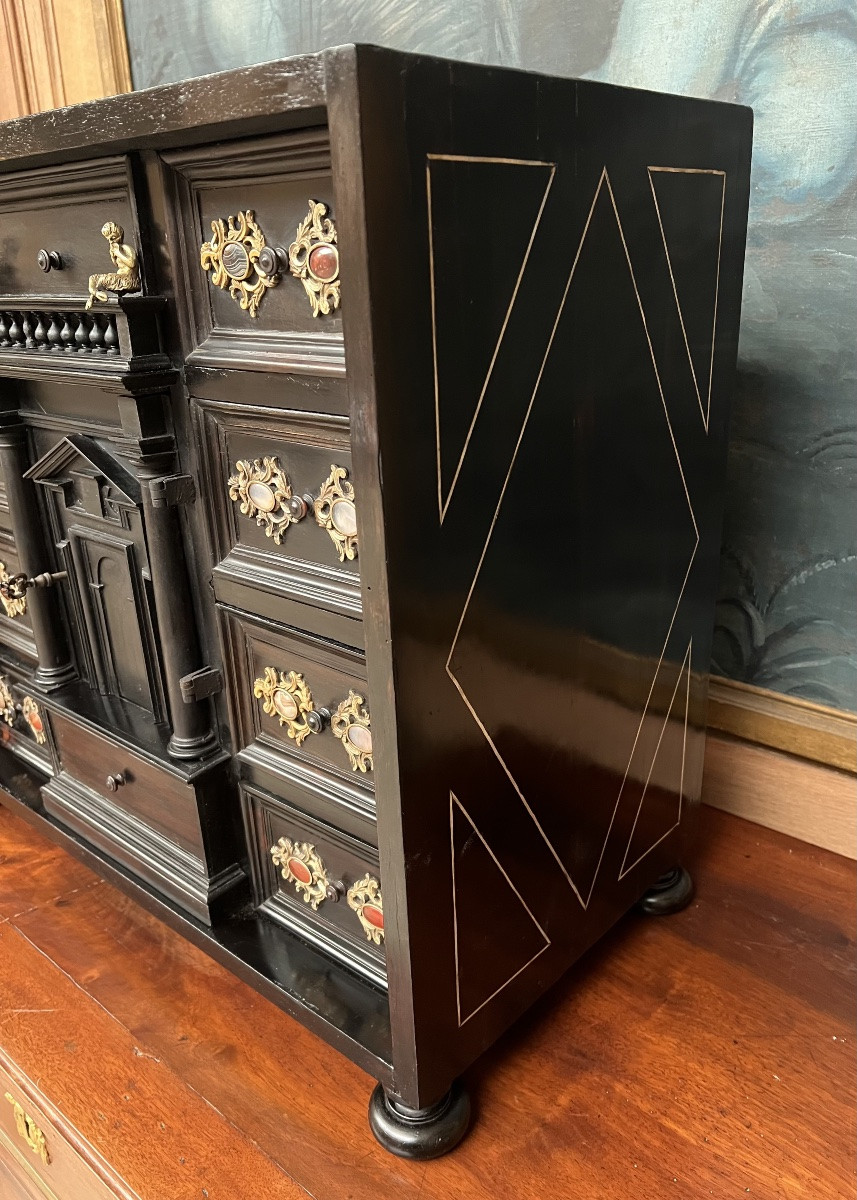 Cabinet à décor de pierres dures et bois noirci 17 eme siècle -photo-7