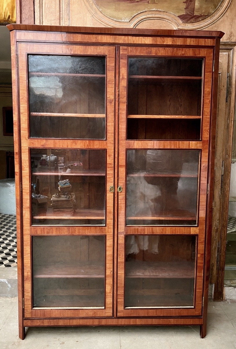 Exceptionnelle Vitrine de Bibliothèque en Marqueterie de Bois de Rose - Époque XVIlle
