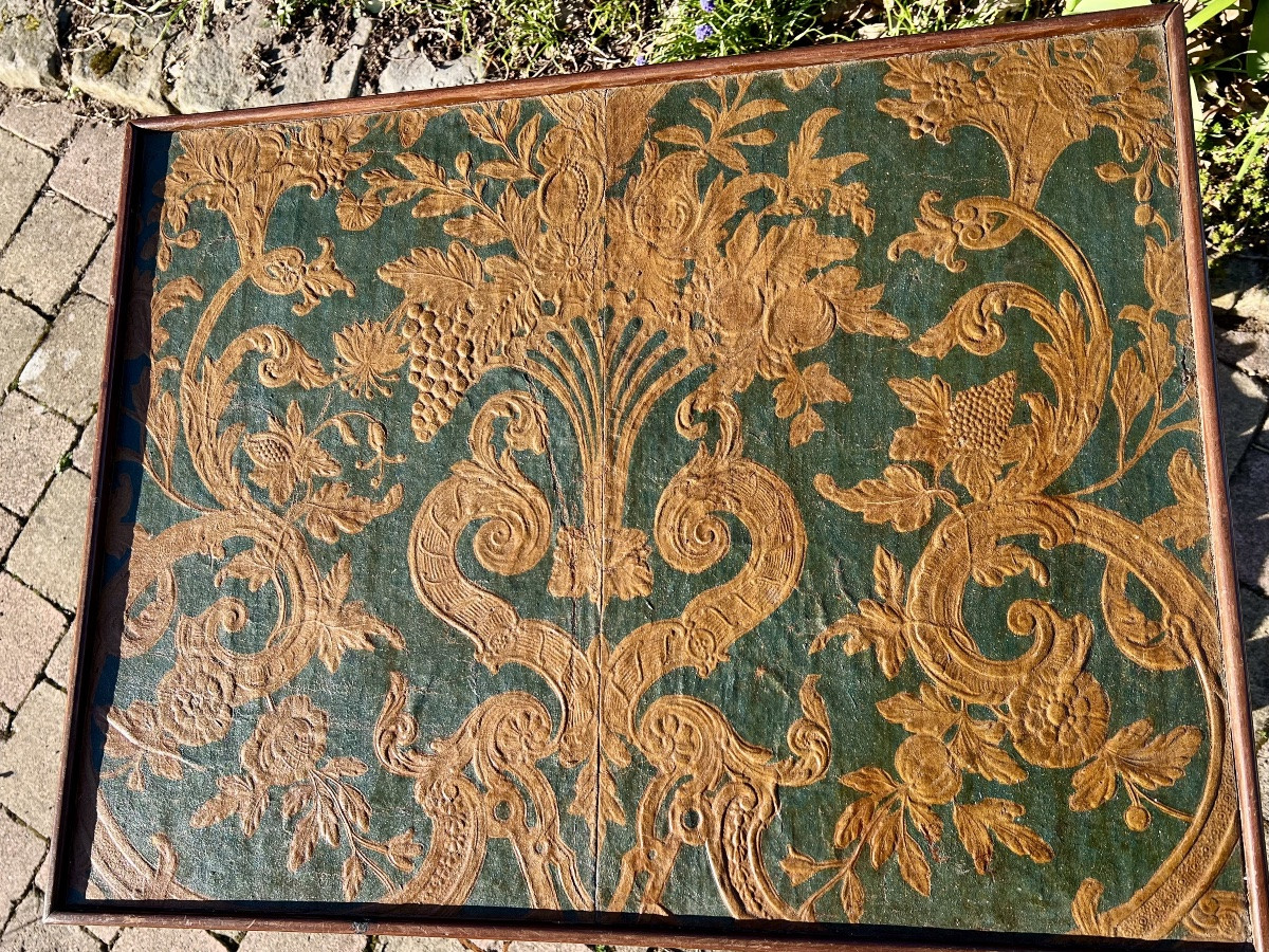 17th Century French Side Table In Burgundy Walnut, Endowed With Cordough Leather-photo-2
