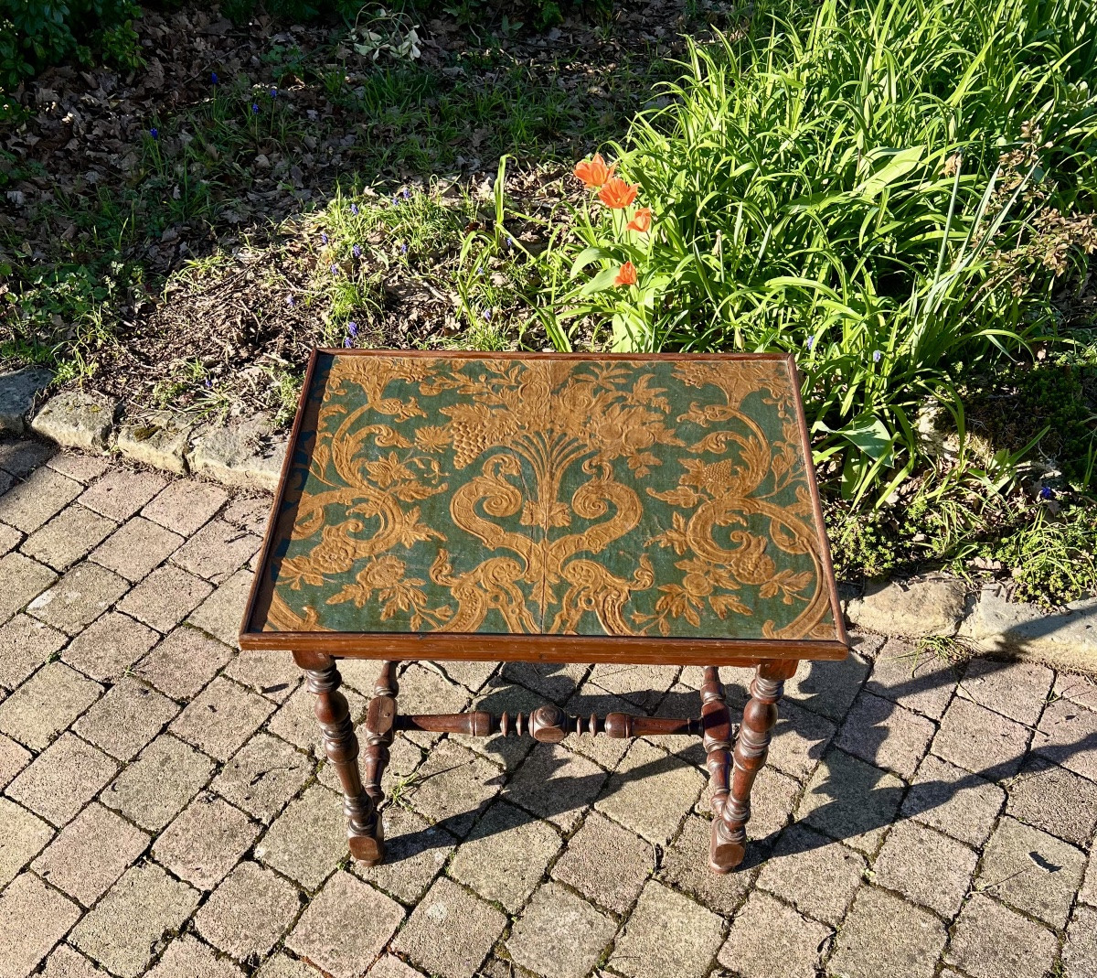 17th Century French Side Table In Burgundy Walnut, Endowed With Cordough Leather-photo-5