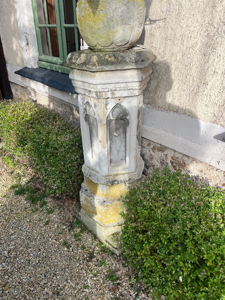 Socle / piédestal en pierre sculptée d’époque XVIIIe siècle-photo-1