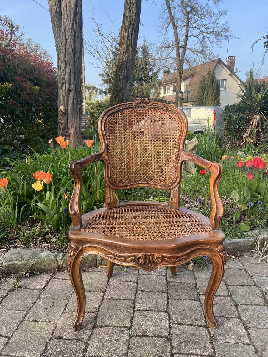 Fauteuil cannage de style Louis XV en noyer-photo-4