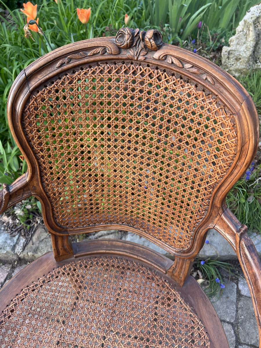 Fauteuil cannage de style Louis XV en noyer-photo-1