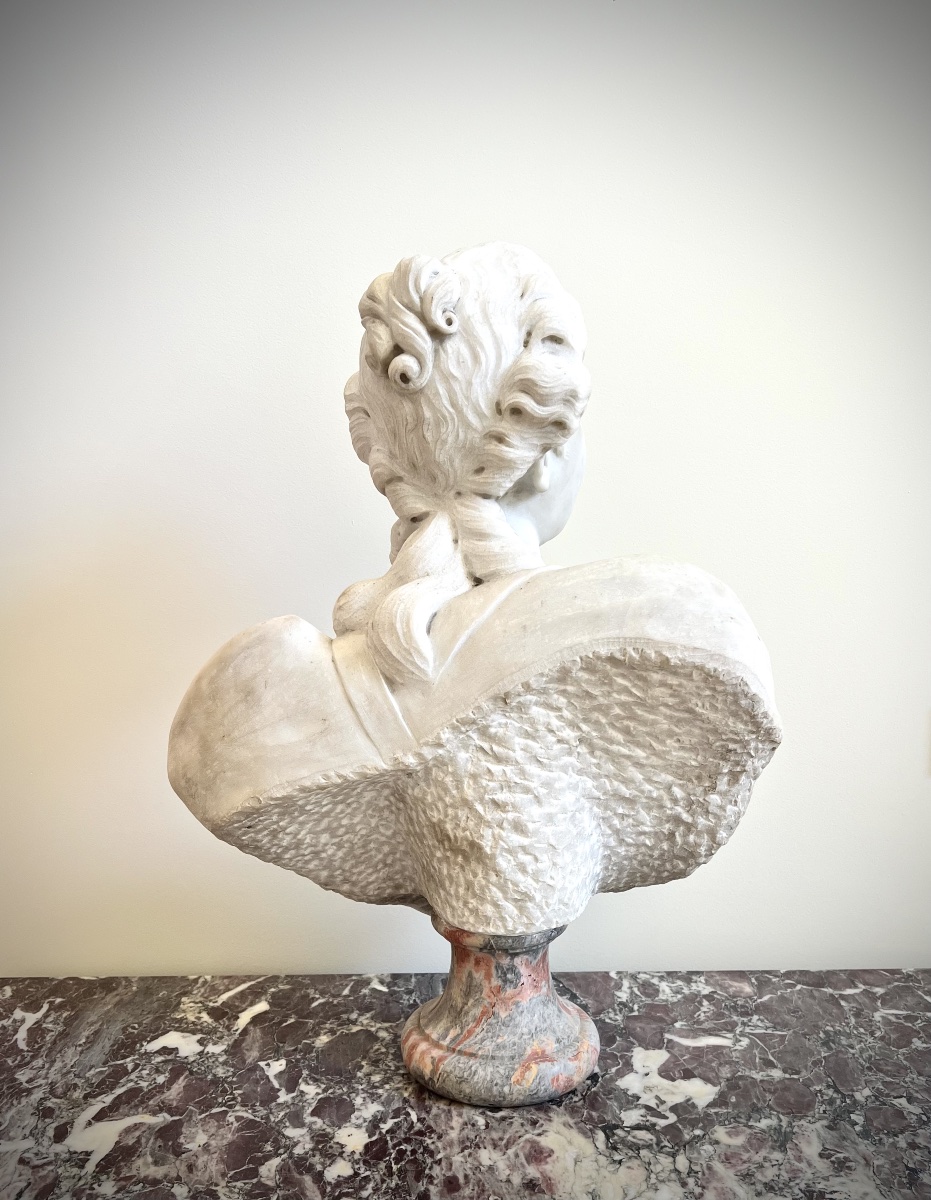 Important Italian Bust In White Carrara Marble Depicting A Young Woman – Early 19th Century-photo-1