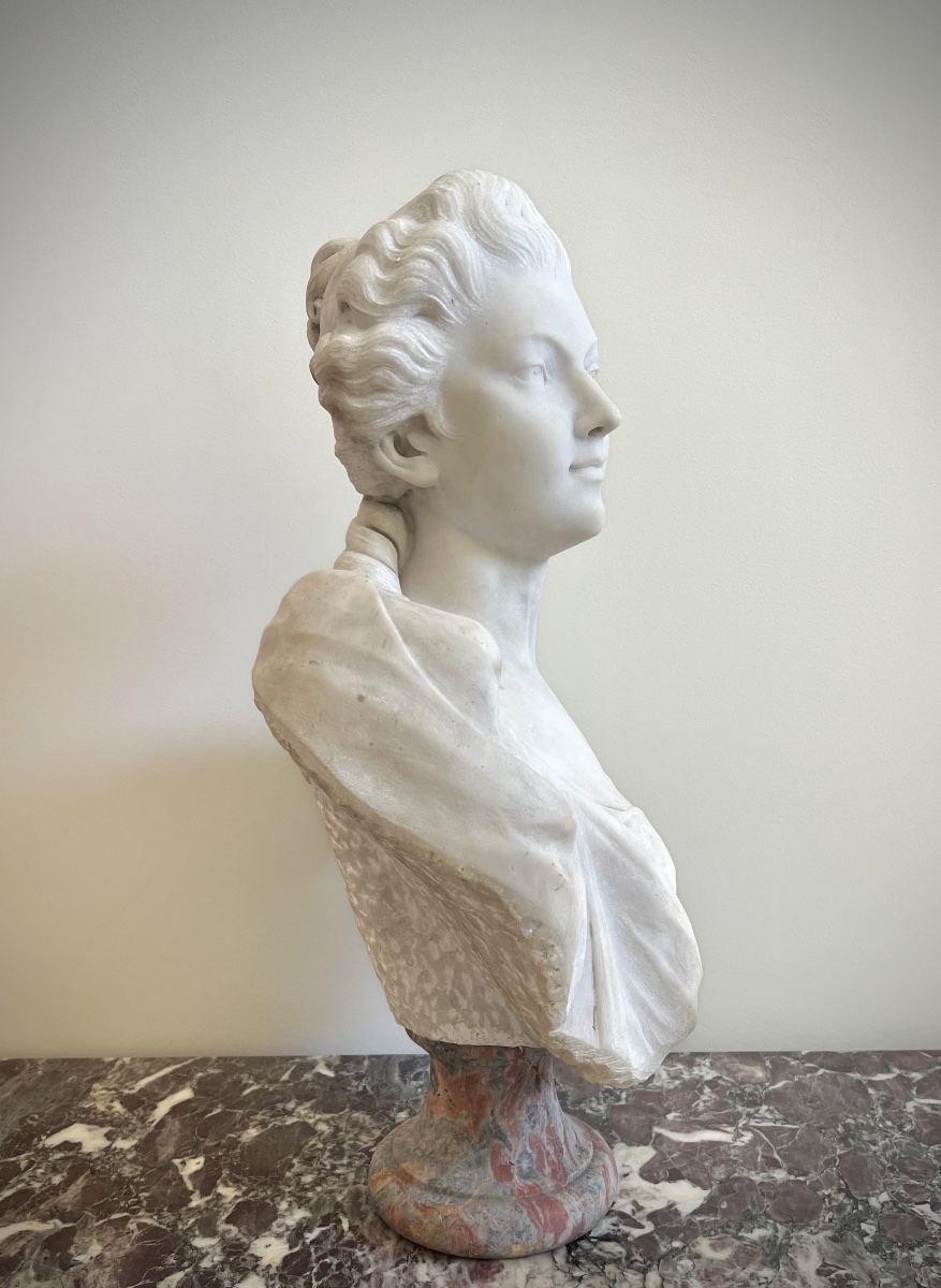 Important Italian Bust In White Carrara Marble Depicting A Young Woman – Early 19th Century-photo-2