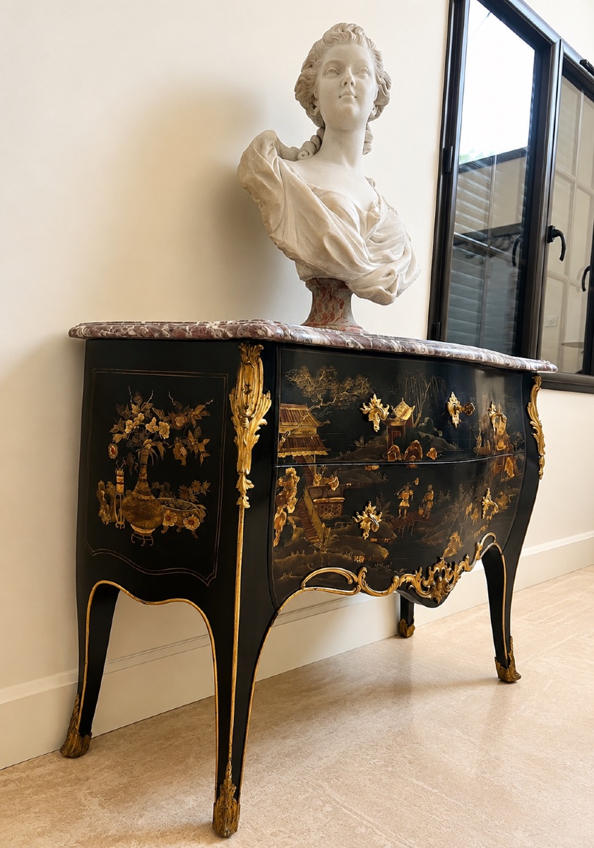 Curved Chest Of Drawers With Lacquered Trim On All Sides-photo-3