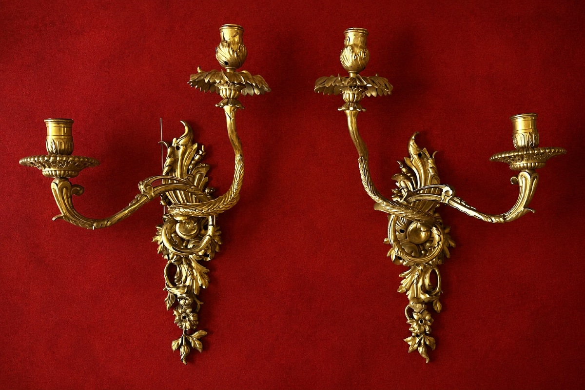 Exceptional Pair Of Gilded Bronze Wall Sconces, Regency Style 