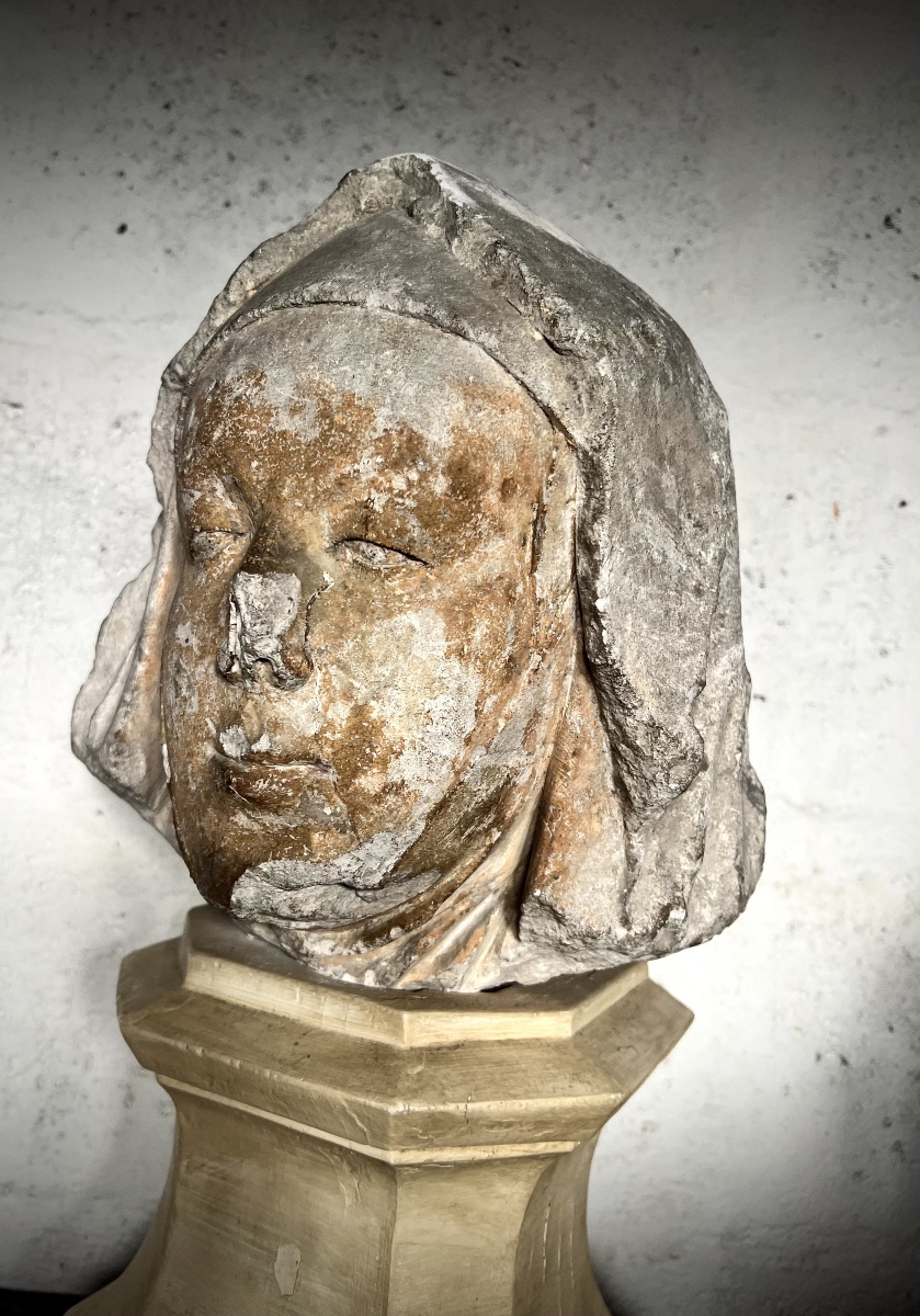 Exceptionnelle tête de religieuse – France, XVe siècle-photo-1