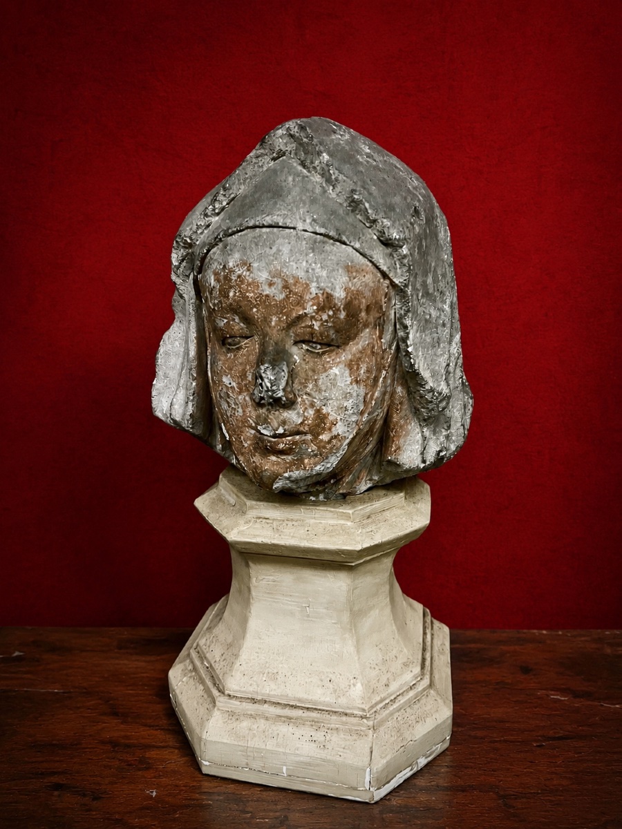 Exceptionnelle tête de religieuse – France, XVe siècle
