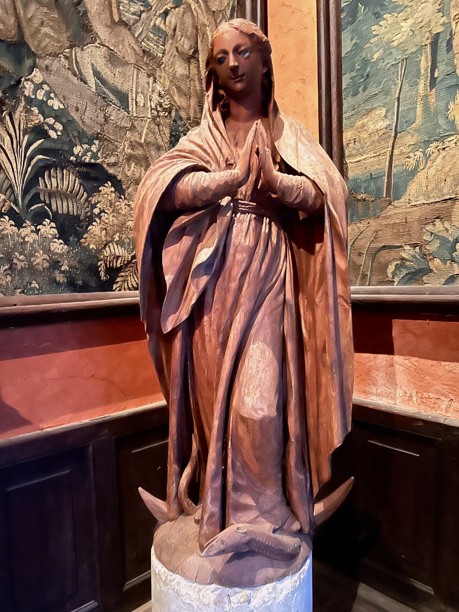 sculpture de la Vierge en bois sculpté – XVIIIe sièc