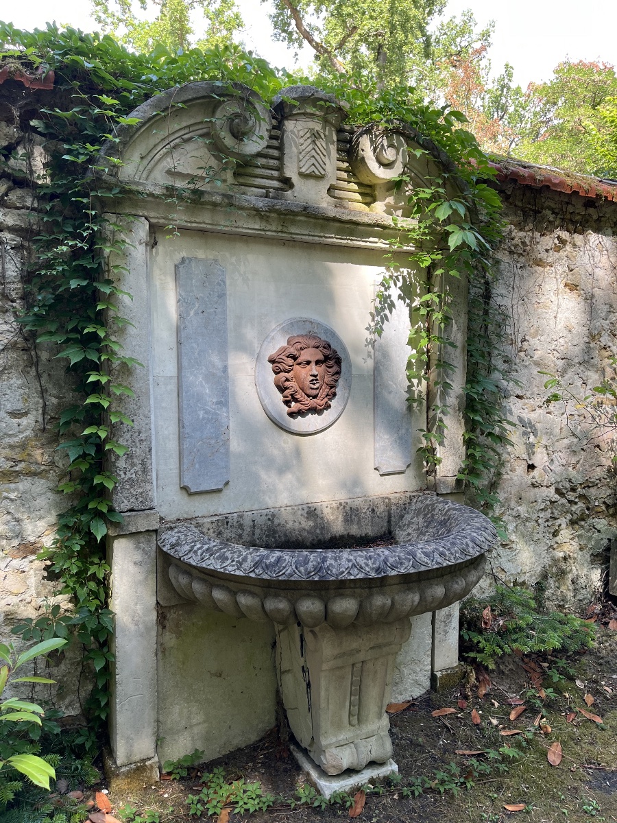 19th-century Carved Marble Wall-mounted Fountain-photo-2